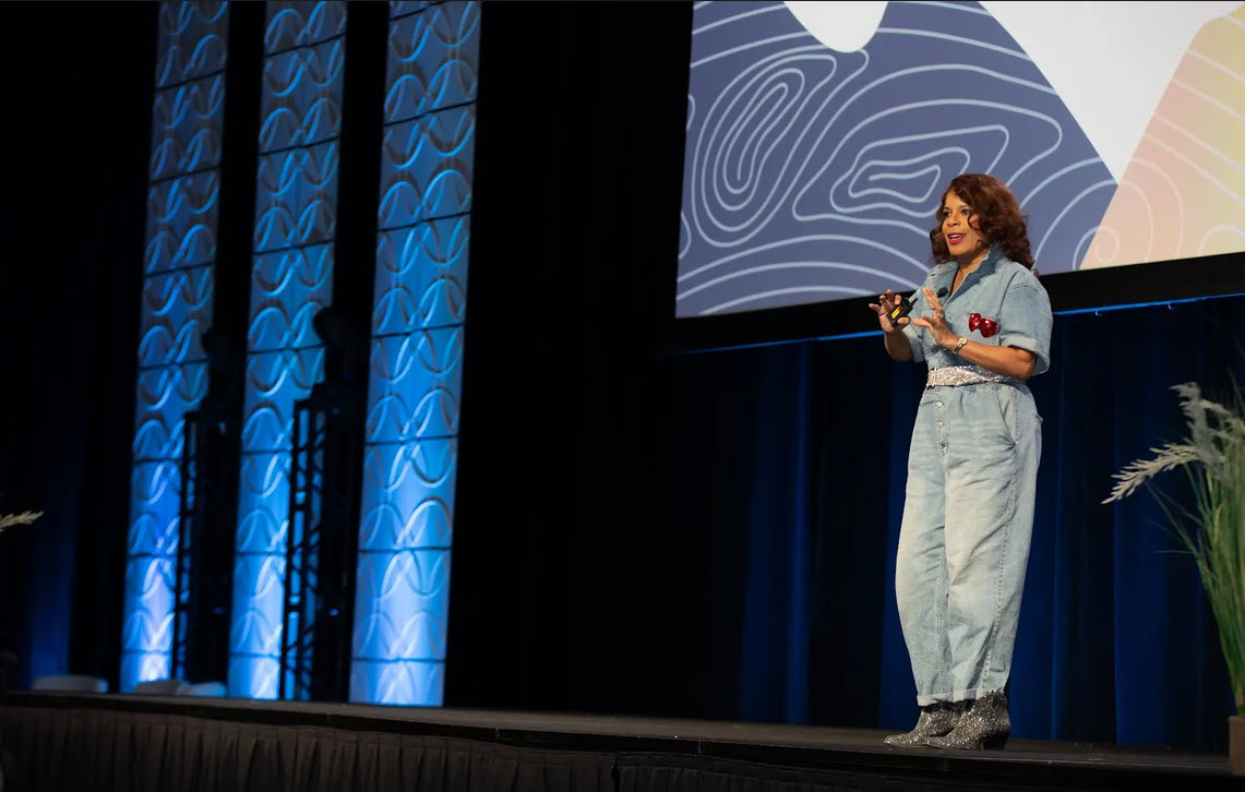 keynote-presentation-with-robyn-hatcher